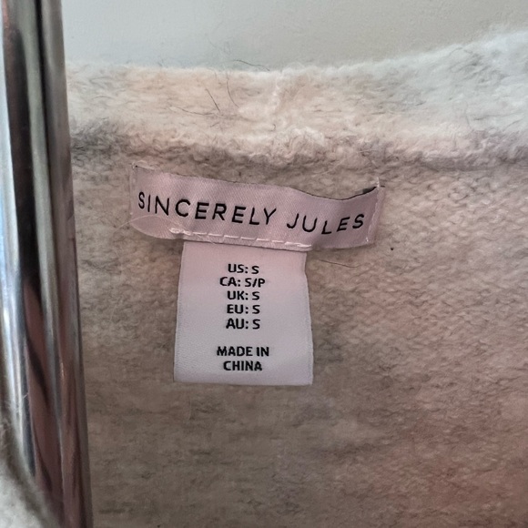 NWOT Women's Gray Cardigan Sweater - Picture 2 of 2